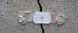 wall crack monitor slider